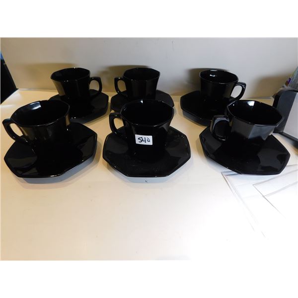 6-SETS VINTAGE ARCOROC FRANCE OCTINE BLACK CUPS AND SAUCERS