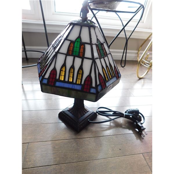 TIFFANY STYLE LAMP, PADDLE DESIGN, 13 ¾ “TALL, WORKS