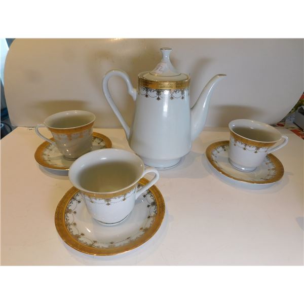 PEGASUS TEAPOT WITH 3 CUPS AND SAUCERS