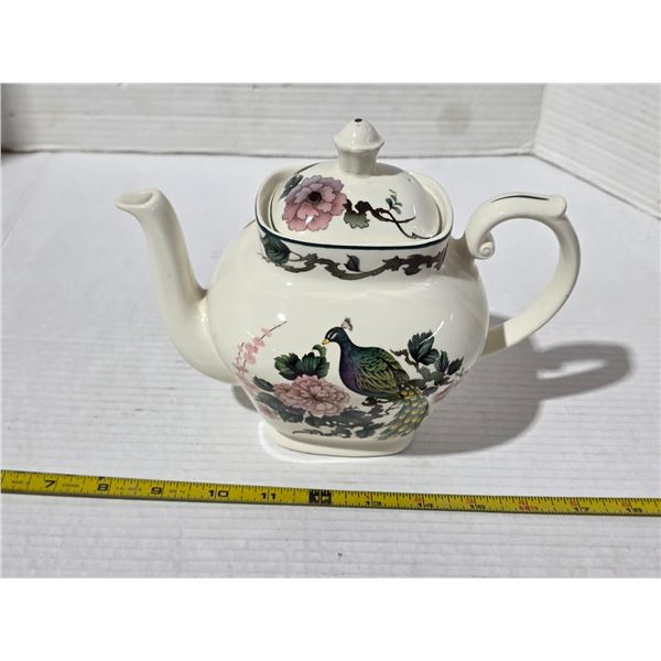 Meakin teapot- england