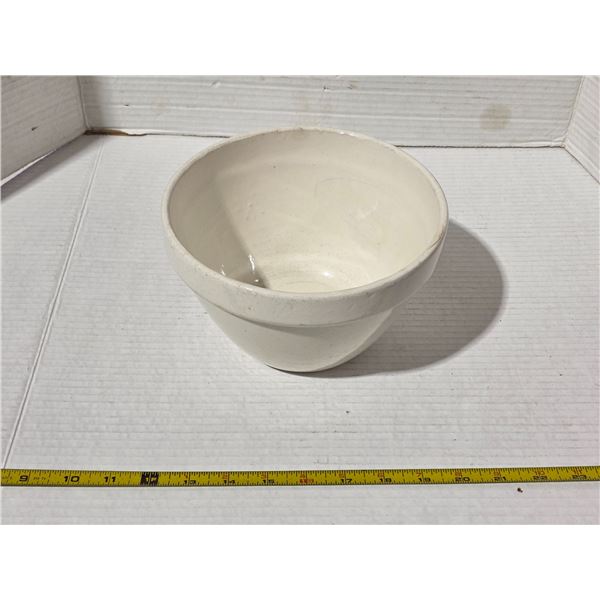 Medicine hat potteries mixing bowl- no cracks