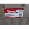 Image 2 : Large Rubbermaid Container