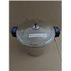Image 1 : DUROMATIC Pressure Cooker; works well. Two recipe books included.
