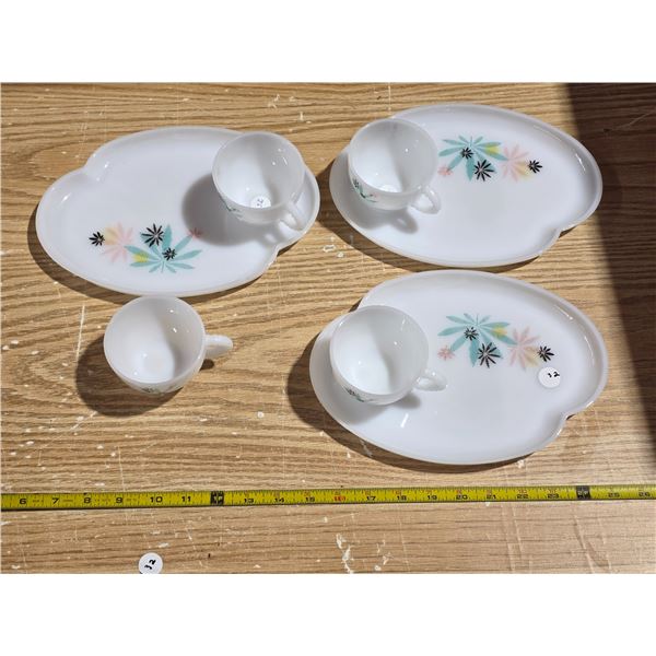 3 danity sandwich plates- federal glass with 4 cups