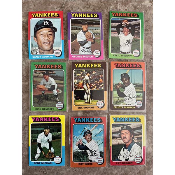 1975 Topps Baseball New York Yankee cards (9).