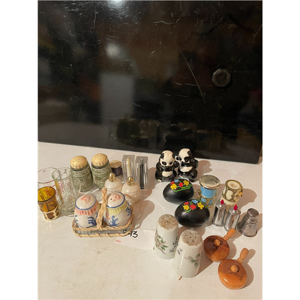 Salt & pepper shakers lot
