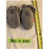 Image 3 : Baby size moccasins