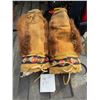 Image 5 : Mens vintage mukluks- size 9-10- needs small repair and the beads