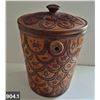 Image 1 : 904. Early Canadian hand-carved wooden storage pail