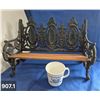 Image 1 : 907. Vintage cast iron & wood miniature park bench, heavy, 16 inches long