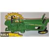 Image 4 : 935. Ertl John Deere tractor with steel wheels - mint condition, from the 80s or 90s, 8 1/2 inches. 
