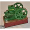 Image 1 : 936. John Deere engine - mint condition, battery-operated, untested, from the 80s or 90s, 6 inches. 