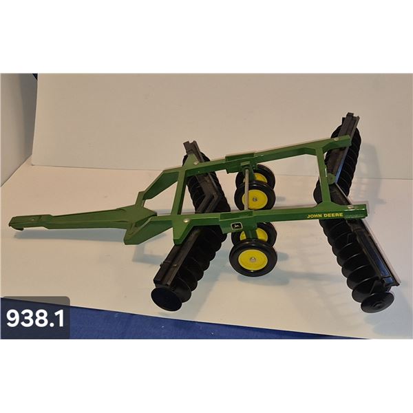 938. John Deere tandem disc - mint condition, from the 80s or 90s, 14 1/2 inches. (Diecast Metal)