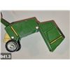 Image 3 : 941. John Deere 1/64 tractor with 2 implements - mint condition, from the 80s or 90s. (Diecast Metal