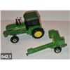 Image 1 : 942. John Deere 1/64 tractor with 1 implement - mint condition, from the 80s or 90s. (Diecast Metal)