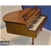Image 5 : 943. 1950 Vintage toy oak/elm grand piano with original decals, Made in Japan, 10 1/2 inches across