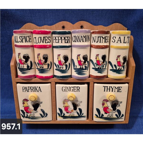 957. Vintage 1950s Rooster-decorated 10- piece spice set, with original rack, excellent condition
