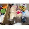 Image 5 : Duffel bag of yarn, cloth and towels