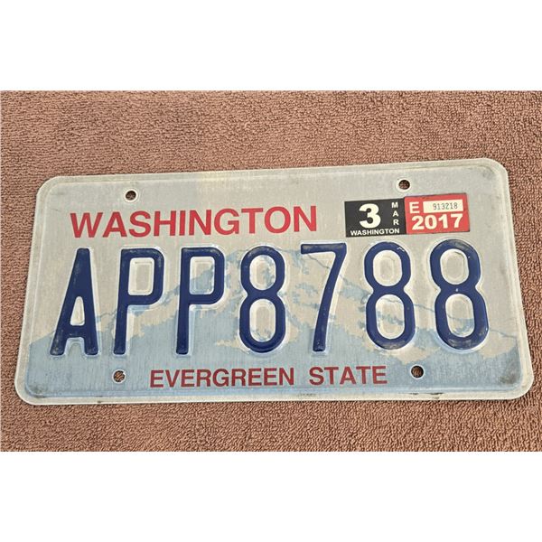 1098 - 1972 Washington State licence plate. Very nice cond.