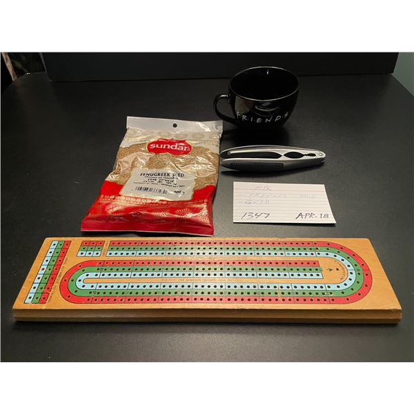 Misc - Friends mug - Cribbage board