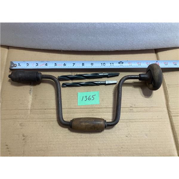 Vintage Brace & 2 Steel Drills