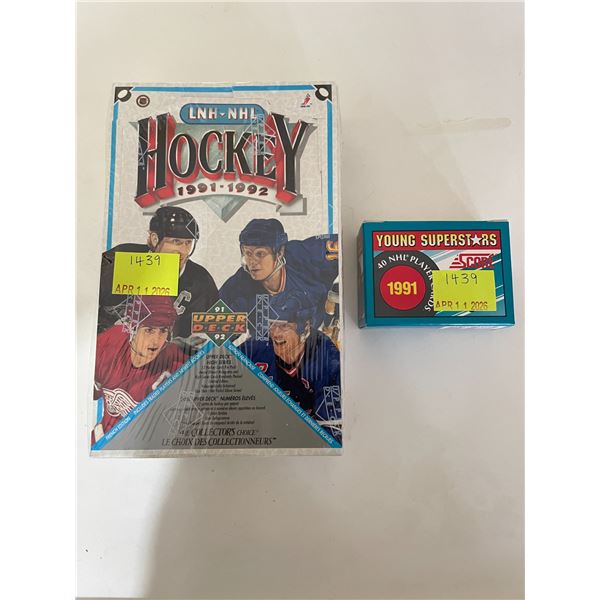 Sealed box of 1991-92 upper deck hockey cards french edition and box of 40 score nhl super stars 199