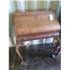 Image 1 : Antique George 1 Burl Walnut Bureau SC3 C