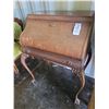 Image 3 : Antique George 1 Burl Walnut Bureau SC3 C
