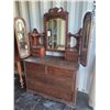 Image 2 : Antique Vanity Dresser SC3 C