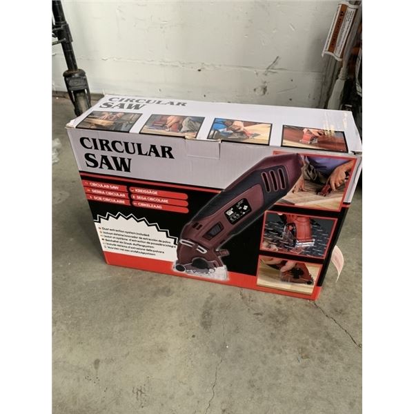 NEW CIRCULAR SAW W/ ACCESSORIES