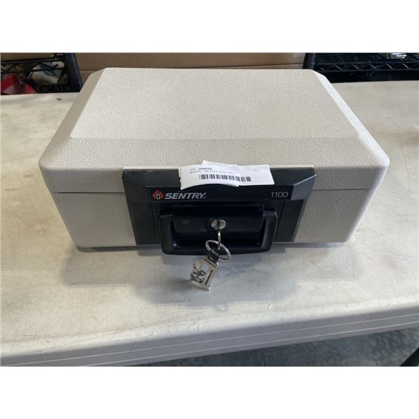 SENTRY 100 SAFE WITH KEY