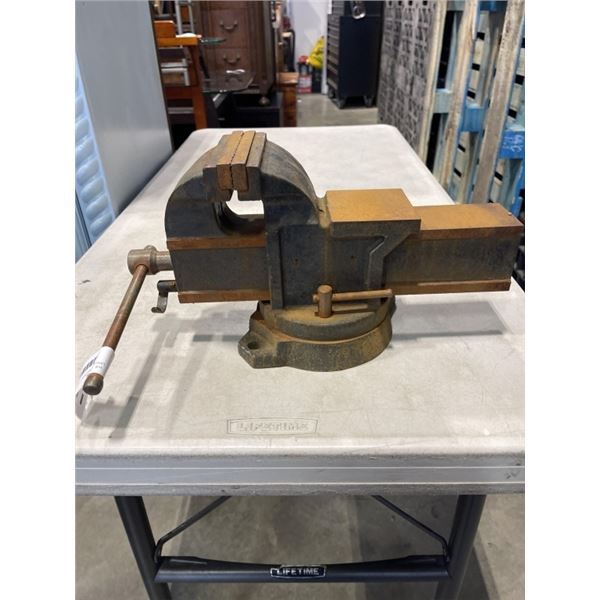 LARGE 13 INCH BENCH VICE