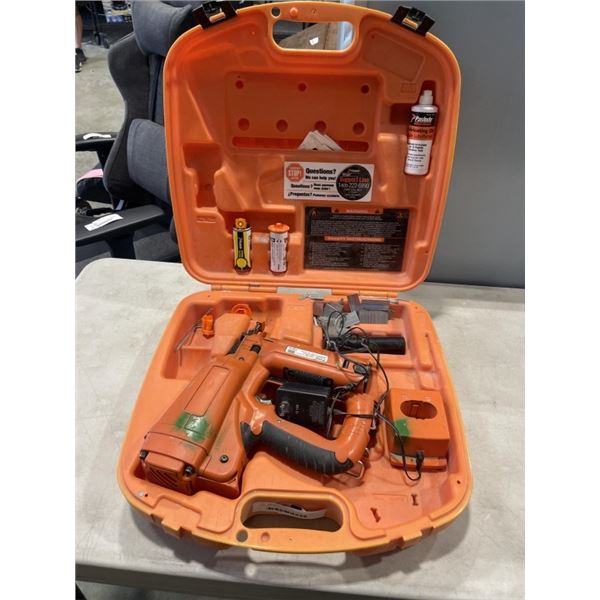 PASLODE 18 GA CORDLESS FINISH NAILER WITH BATTERIES AND CHARGER