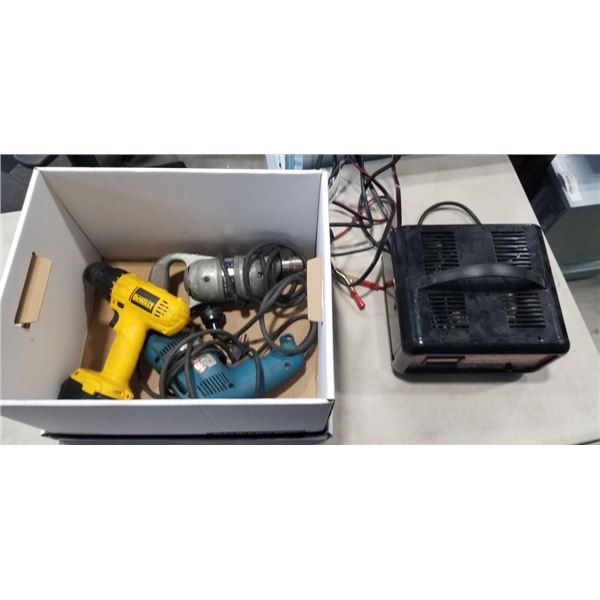MOTOMASTER 12V BATTERY CHARGER WITH ENGINE START, ASSORTED POWER TOOLS INCLUDING DWALT CORDLESS DRIL