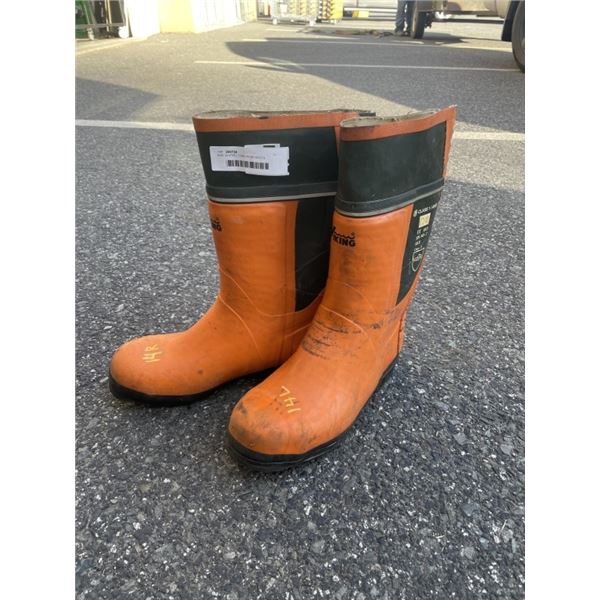 SIZE 14 STEEL TOED WORK BOOTS