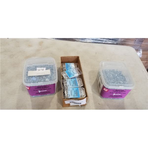 2 TUBS OF 9/16 TRUSS SCREWS AND 800PC 8 x3/4 PAN HEAD SCREWS