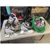 Image 1 : 3 PAIRS OF HOCKEY SKATES AND BAG OF LACES