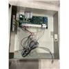 Image 5 : BOX OF ELETRICONICS SPEAKERS BATTERY AND LIGHTS