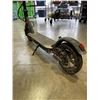 Image 3 : GYROCOPTERS FLASH 3.0 ELECTRIC SCOOTER. TURNS ON, NO CHARGER
