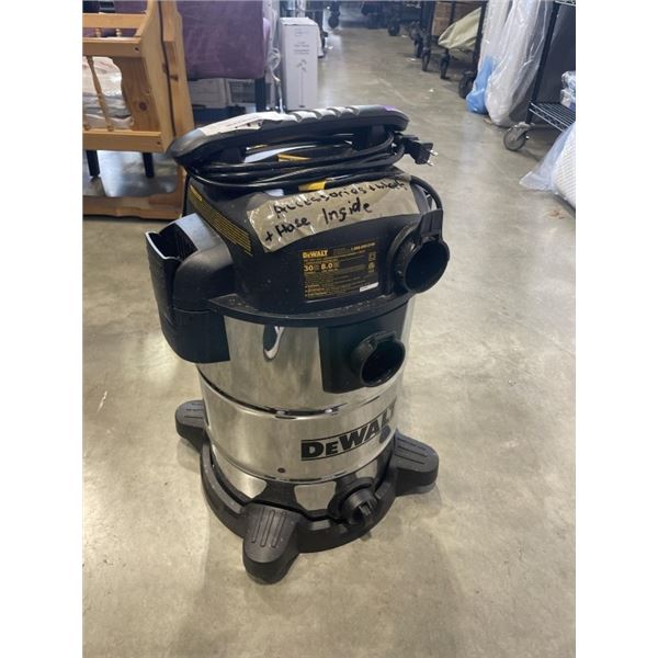 DEWALT 8 GALLON STAINLESS SHOP VAC WORKING HOSE AND ACCESSORIES  INSIDE