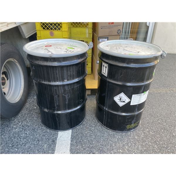 2 BLACK METAL BARRELS