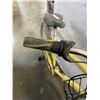 Image 2 : YELLOW BIKE