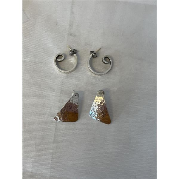2 PAIRS OF HAND HAMMERED STERLING SILVER EARRINGS, MARKED REY STG AND STERLING