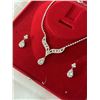 Image 2 : VINTAGE RHINESTONES NECKLACE W/ MATCHING EARRINGS