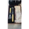 Image 3 : CASED LOVERS CHAMPAGNE FLUTE SET AND STAINLESS CARVING SET