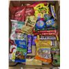 Image 1 : TRAY OF ASSORTED CANDY AND CHOCLOATE TREATS