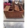 Image 3 : WICKER BASEKTS AND BOX OF FRAMES