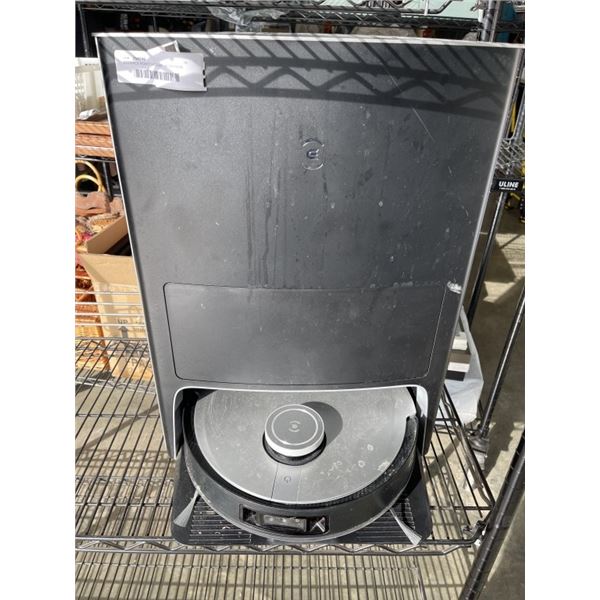 ECOVACS ROBOT VACUUM - WORKINGS, NEEDS CLEANING - HAS A JAM