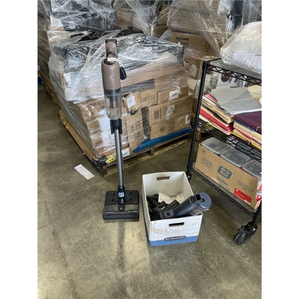 ELECTROLUX CORDLESS VACUUM WITH ACCESSORIES AND CHARGING STAND WORKING WITH EXTRA MOTOR