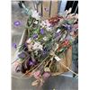 Image 3 : BOX OF ARTIFICAL FLOWERS AND WREATH